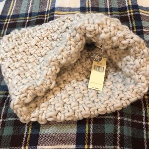 Brand NEW- Cowl knit infinity scarf